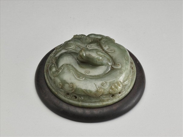 德化窯 白瓷弦紋三足爐