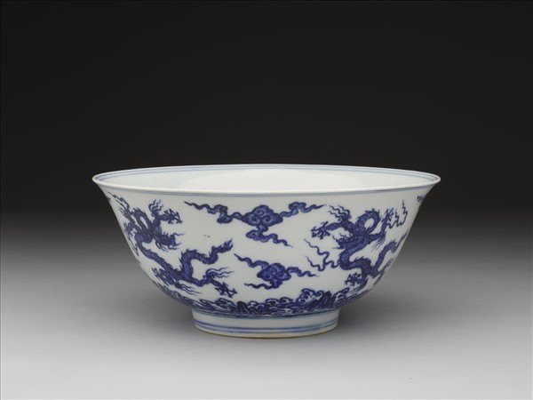 青花雲龍紋碗