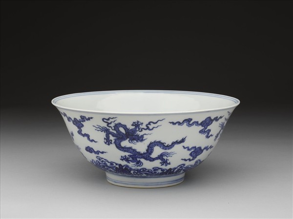 青花雲龍紋碗