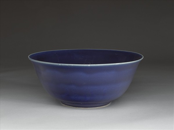 霽青釉雲龍紋碗