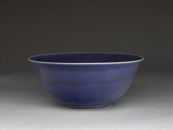 霽青釉雲龍紋碗