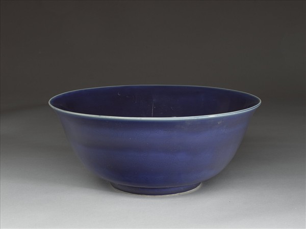 霽青釉雲龍紋碗