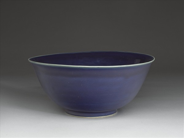 霽青釉雲龍紋碗