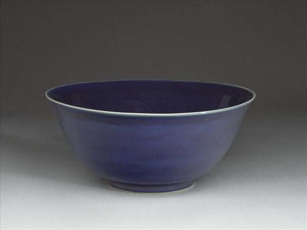 霽青釉雲龍紋碗