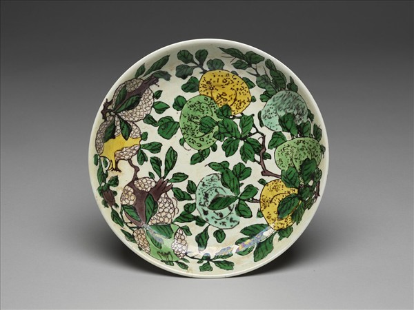 素三彩花果紋盤