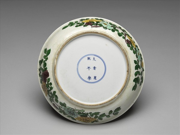 素三彩花果紋盤