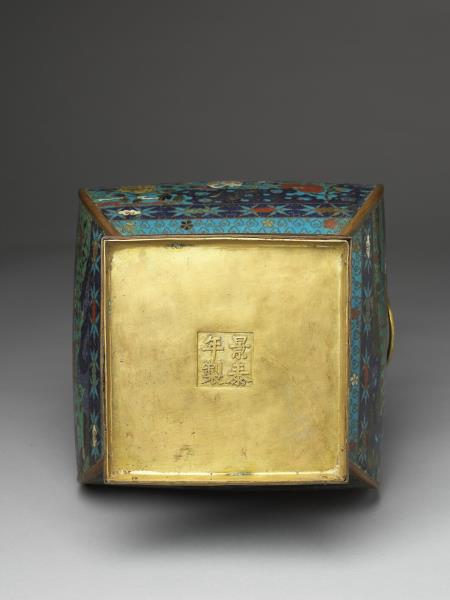 掐絲琺瑯福祿封侯紋方爐