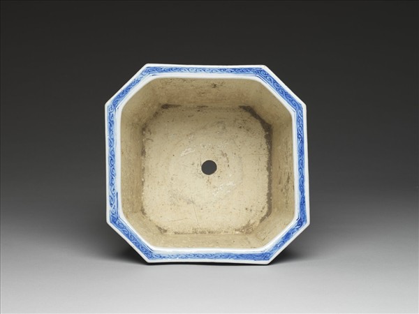 青花花卉紋八方花盆