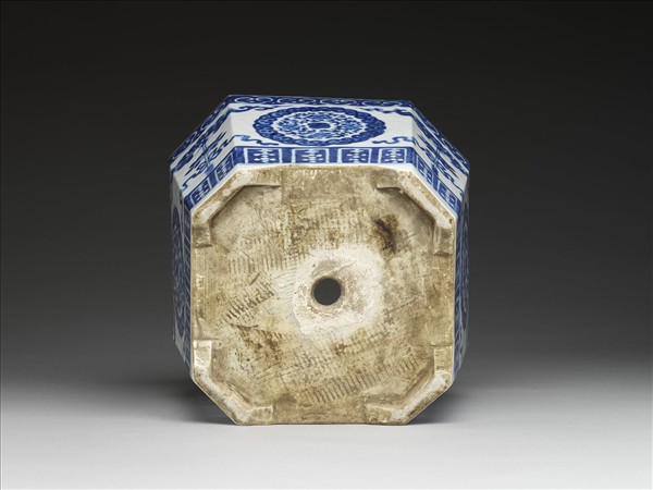 青花花卉紋八方花盆