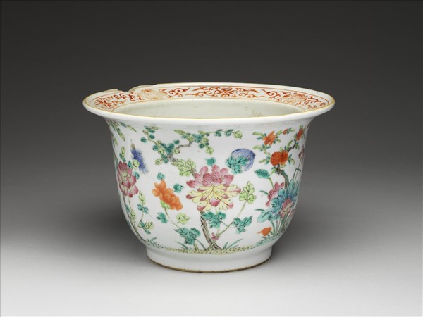 粉彩花卉紋花盆