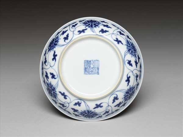 青花番蓮紋盤