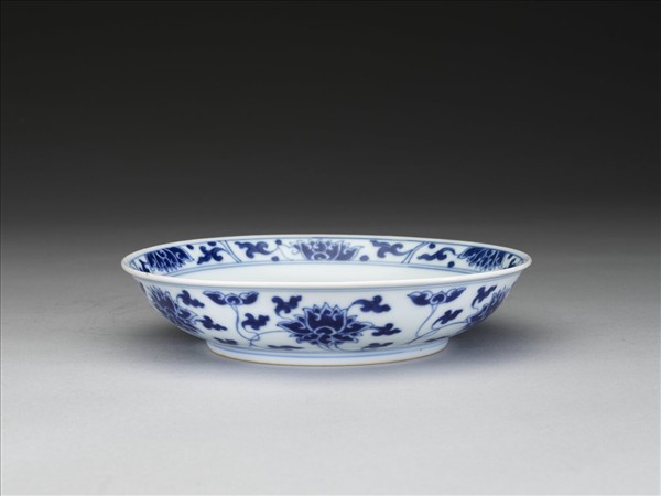 青花番蓮紋盤