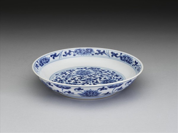 青花番蓮紋盤