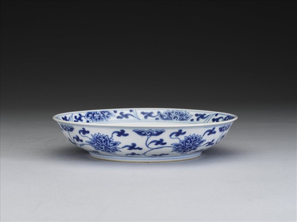 青花番蓮紋盤