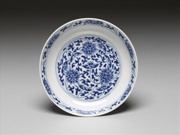 青花番蓮紋盤