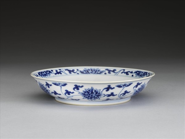 青花番蓮紋盤