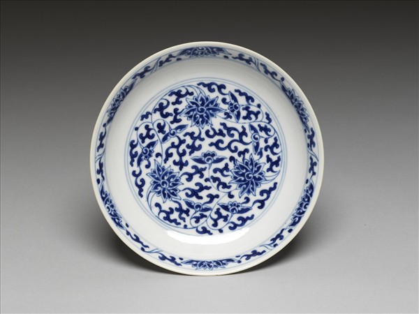 青花番蓮紋盤