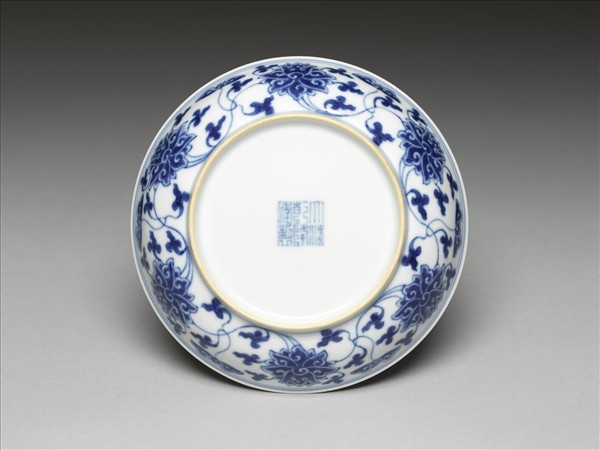 青花番蓮紋盤