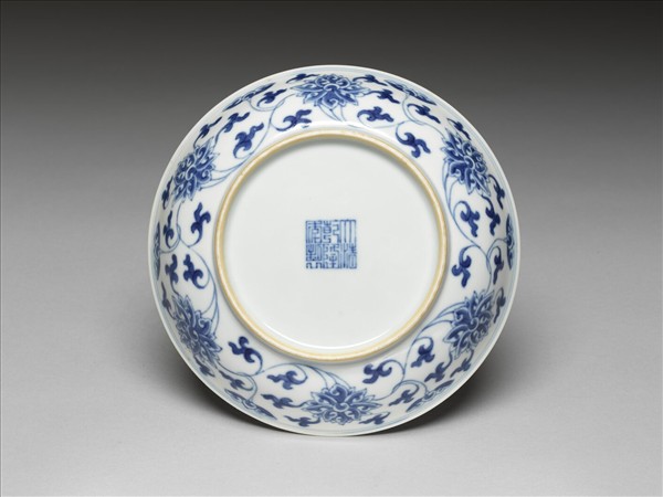 青花番蓮紋盤