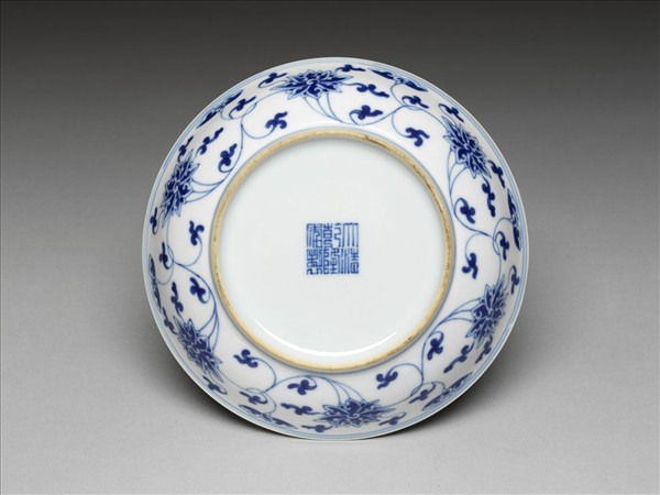 青花番蓮紋盤