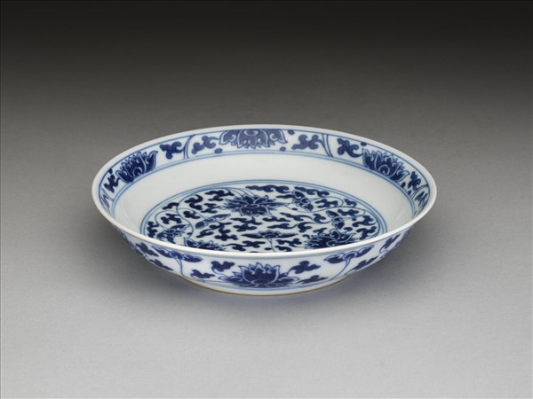 青花番蓮紋盤