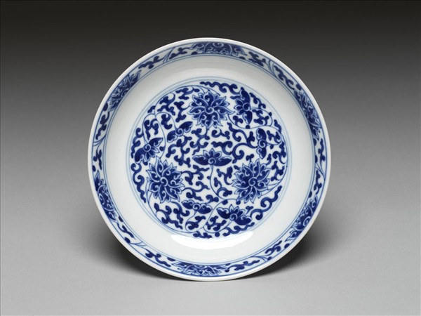 青花番蓮紋盤
