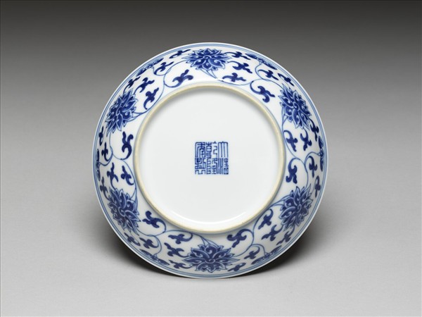 青花番蓮紋盤