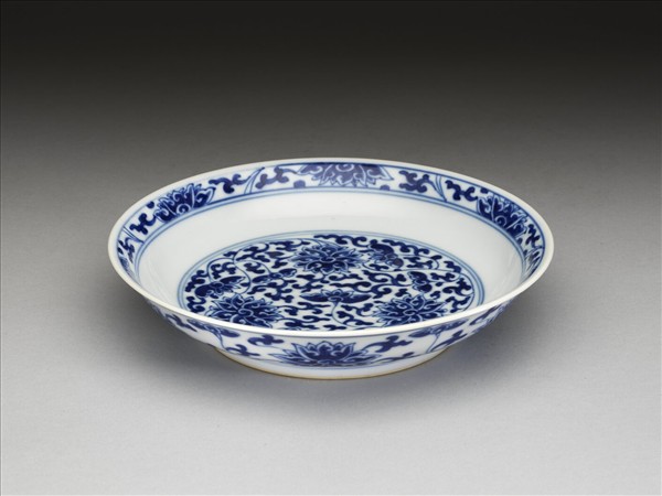 青花番蓮紋盤