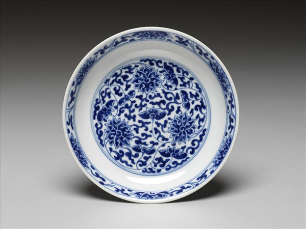 青花番蓮紋盤