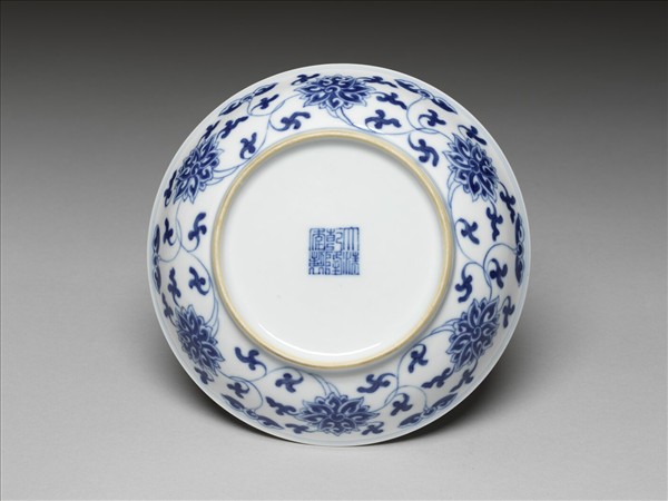 青花番蓮紋盤