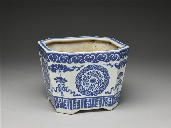 青花花卉紋八方花盆