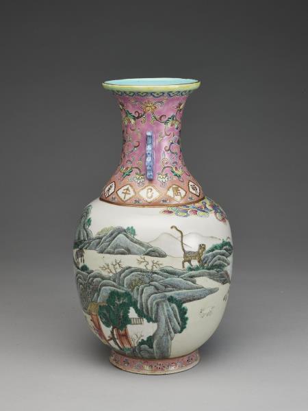 粉彩十二生肖圖瓶