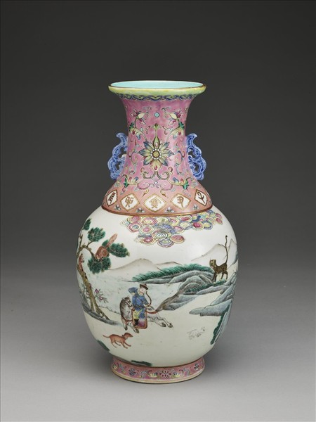 粉彩十二生肖圖瓶