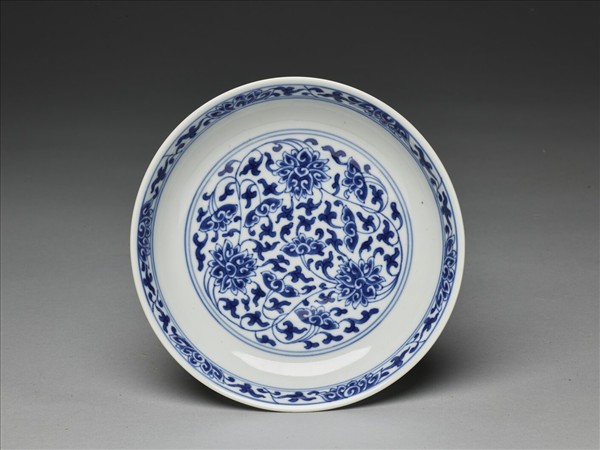 青花番蓮紋盤