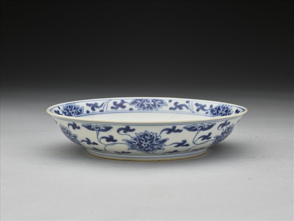 青花番蓮紋盤