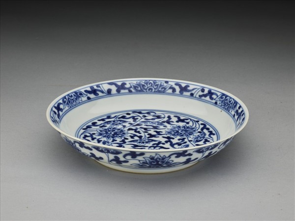 青花番蓮紋盤
