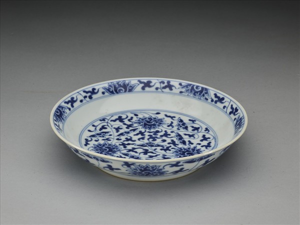 青花番蓮紋盤