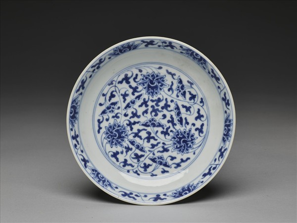 青花番蓮紋盤