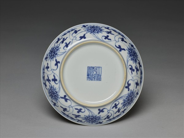 青花番蓮紋盤