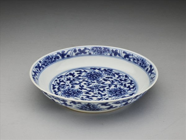 青花番蓮紋盤