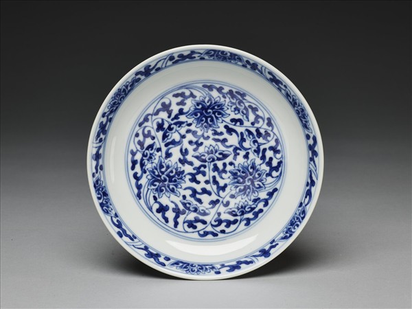 青花番蓮紋盤