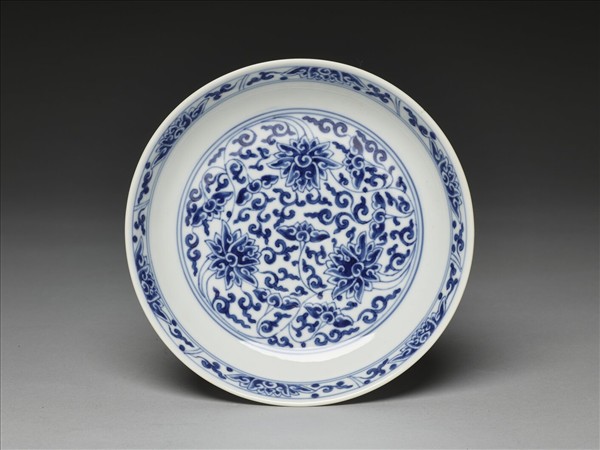 青花番蓮紋盤