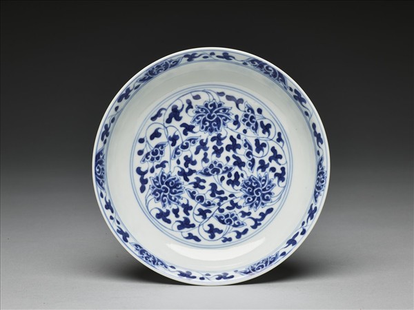 青花番蓮紋盤