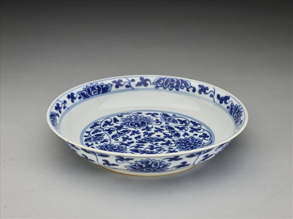 青花番蓮紋盤