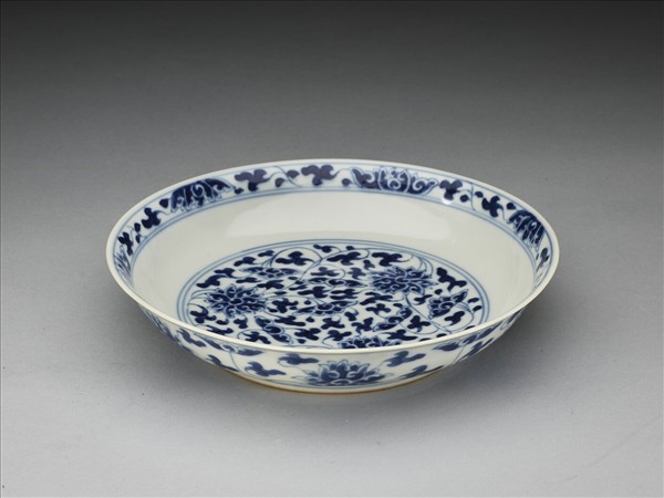 青花番蓮紋盤