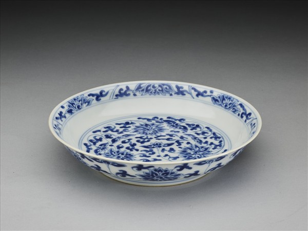 青花番蓮紋盤