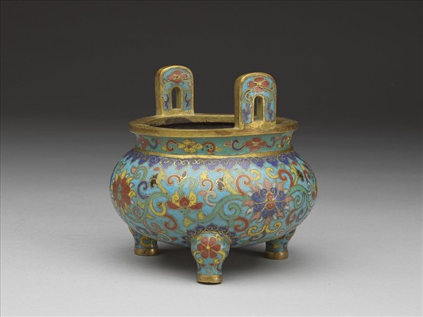 掐絲琺瑯番蓮紋爐