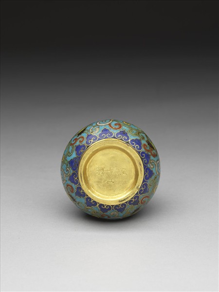 掐絲琺瑯番蓮紋瓶