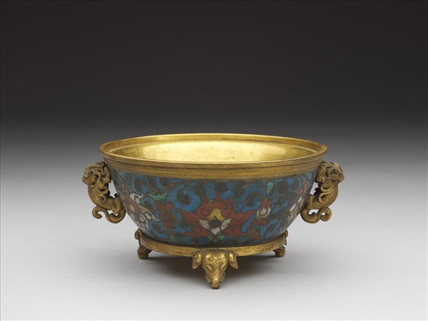 掐絲琺瑯番蓮紋象鼻爐