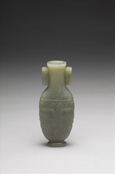 玉獸面紋貫耳瓶